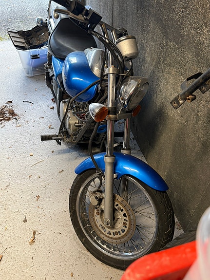 Kawasaki BN 125 Eliminator 13 of 30