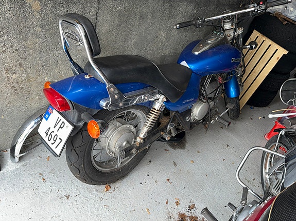 Kawasaki BN 125 Eliminator 9 of 30