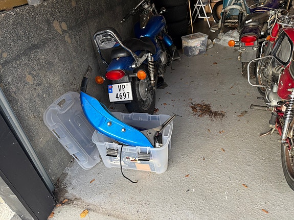 Kawasaki BN 125 Eliminator 17 of 30