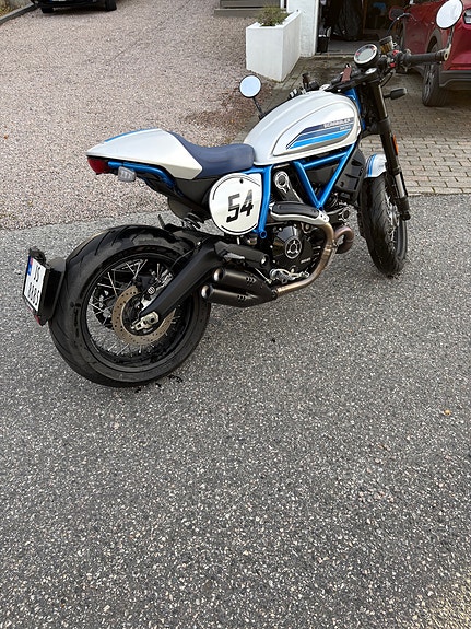 Ducati Scrambler Café Racer 3 of 6