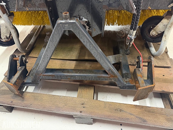 Andre GMR Stensballe FF1500 LSA frontkost - Mekanisk drift via kraftuttak - Hydraulisk sving - A-ramme for 7 of 7