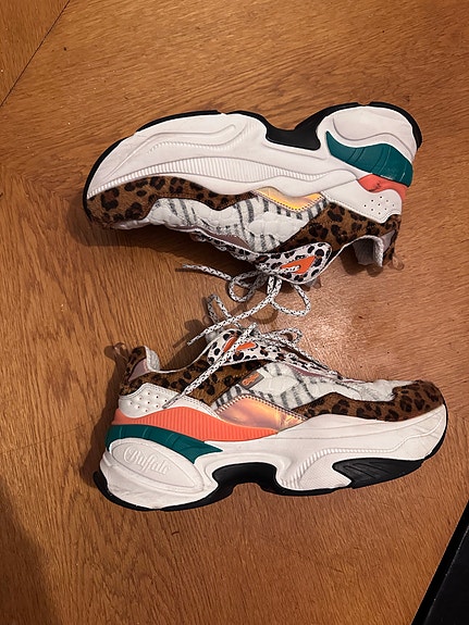 Buffalo sneakers joggesko str 41 mønstrete