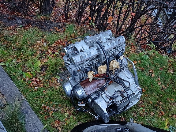 Suzuki GS 750 5 of 5