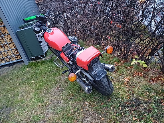 Suzuki GS 750 2 of 5