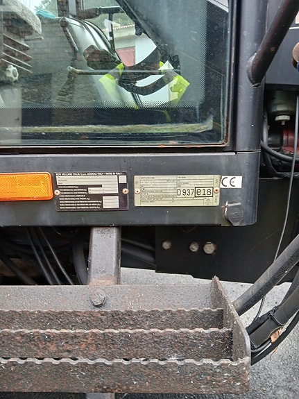 New Holland TL 80 2 of 12