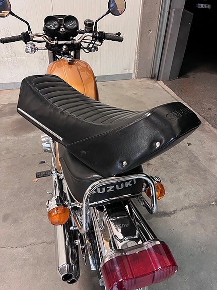 Suzuki GT380 11 of 11