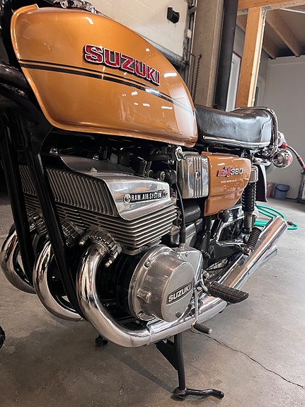 Suzuki GT380 6 of 11