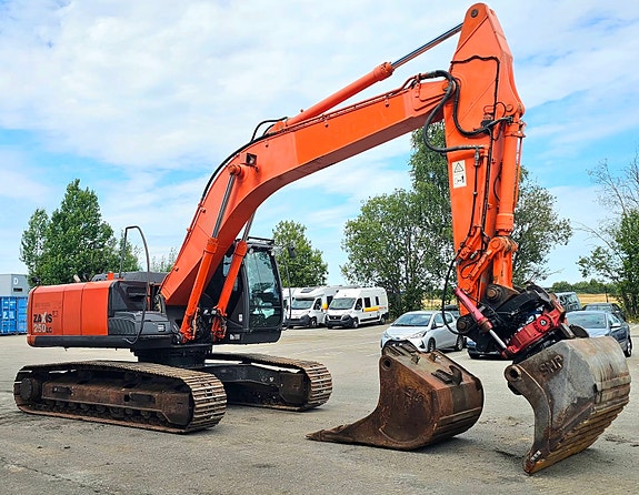 Hitachi Hitachi ZX250LC-3, 2010 mod, Rototilt R8, 2 skuffer, Sentralsmøring, Klimaanlegg, Webasto. 7 of 30