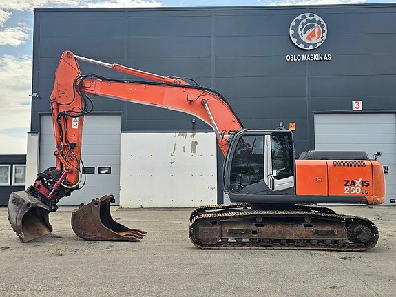 Hitachi Hitachi ZX250LC-3, 2010 mod, Rototilt R8, 2 skuffer, Sentralsmøring, Klimaanlegg, Webasto. 2 of 30