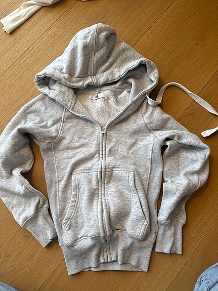 Russemerch hettegenser
