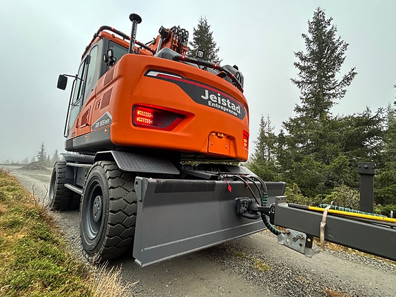 Develon DX165WR-7 3 of 30