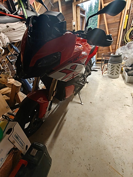 BMW S 1000 XR 2 of 4