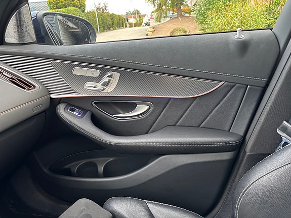 Mercedes-Benz EQC 400 11 of 12