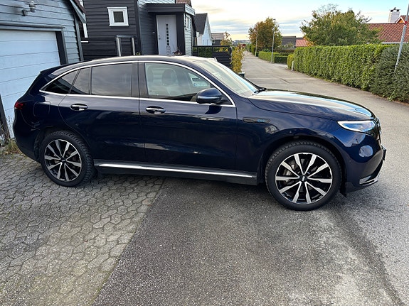 Mercedes-Benz EQC 400 6 of 12