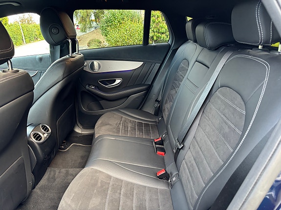 Mercedes-Benz EQC 400 7 of 12