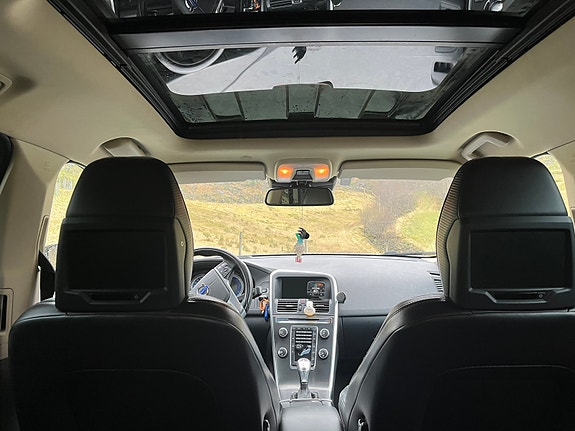 Volvo XC60 5 of 8