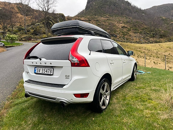 Volvo XC60 2 of 8
