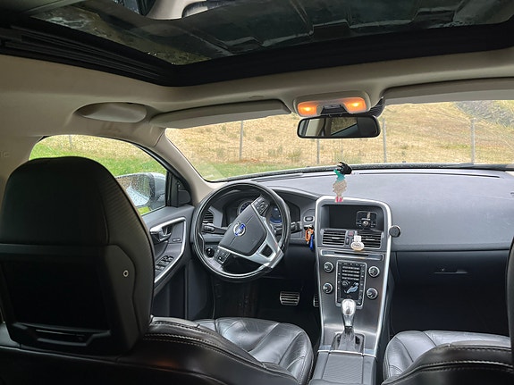 Volvo XC60 4 of 8