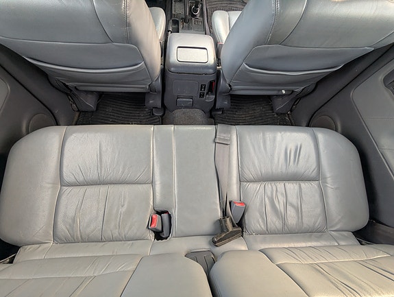Toyota Land Cruiser 8 of 20