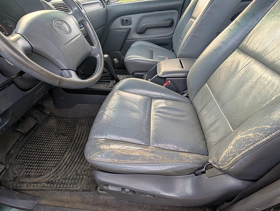 Toyota Land Cruiser 9 of 20