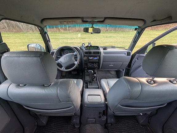 Toyota Land Cruiser 11 of 20
