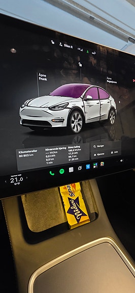 Tesla Model Y 9 of 18