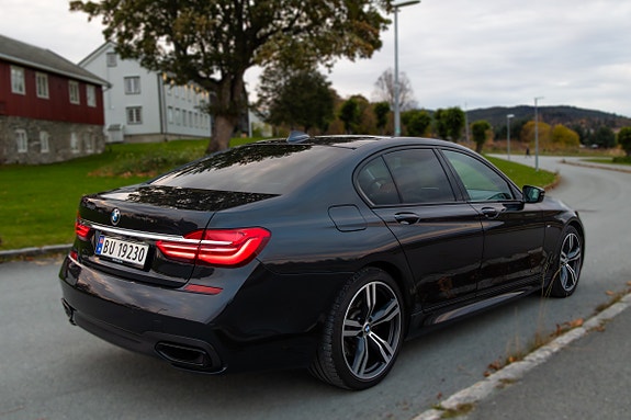 BMW 740d 11 of 20