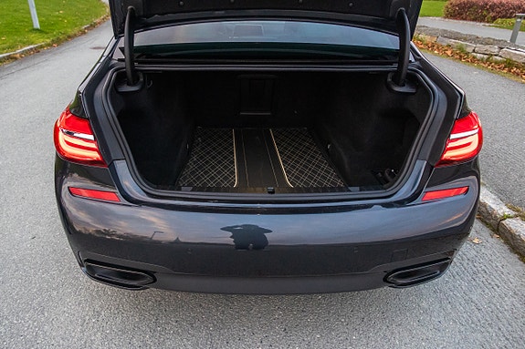 BMW 740d 20 of 20