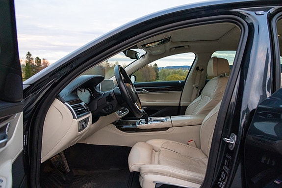 BMW 740d 13 of 20