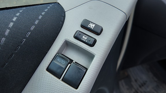 Toyota Yaris 11 of 12