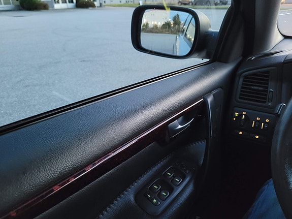Volvo XC70 11 of 14