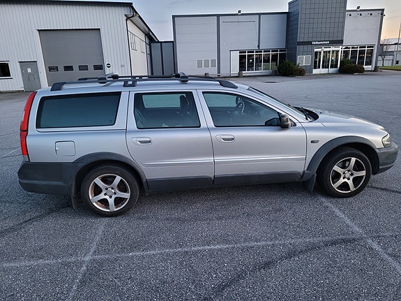 Volvo XC70 4 of 14
