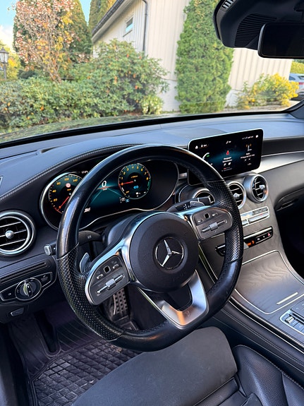 Mercedes-Benz GLC 300 e 10 of 30