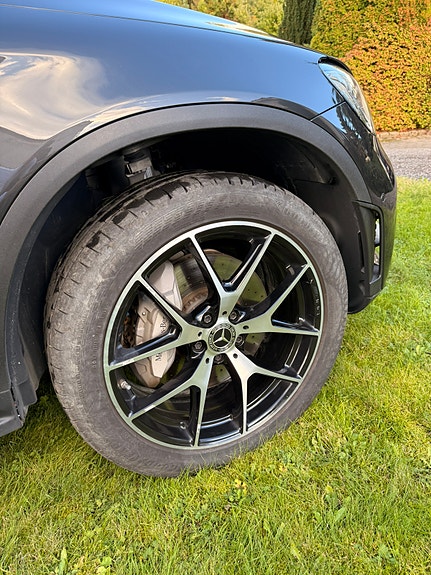 Mercedes-Benz GLC 300 e 22 of 30