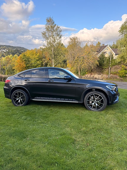 Mercedes-Benz GLC 300 e 3 of 30