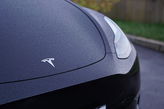 Tesla Model Y 19 of 30
