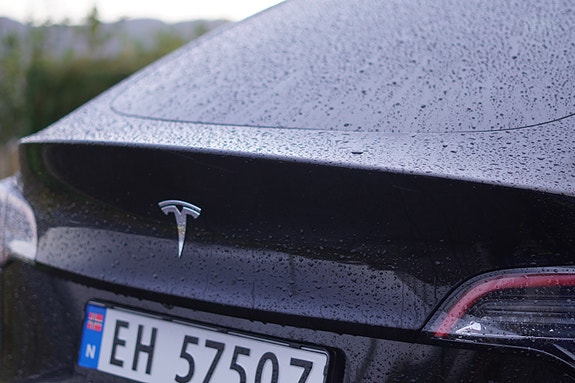 Tesla Model Y 11 of 30