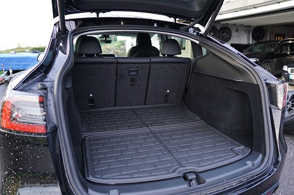 Tesla Model Y 30 of 30