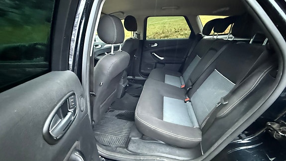 Ford Mondeo 14 of 16