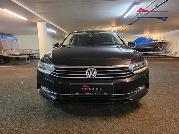 Volkswagen Passat 9 of 25