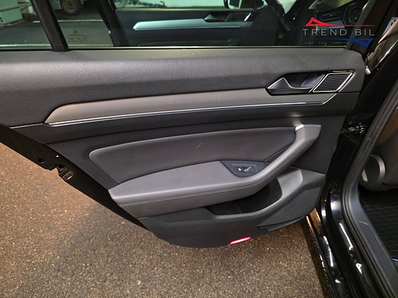 Volkswagen Passat 13 of 25