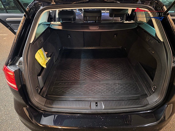Volkswagen Passat 16 of 25