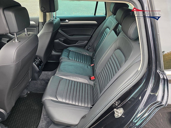 Volkswagen Passat 12 of 23