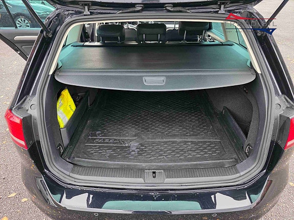 Volkswagen Passat 14 of 23
