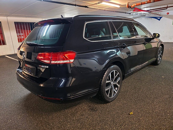 Volkswagen Passat 4 of 25