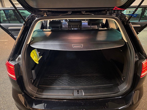 Volkswagen Passat 15 of 25