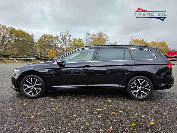 Volkswagen Passat 2 of 23