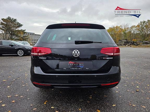 Volkswagen Passat 4 of 23