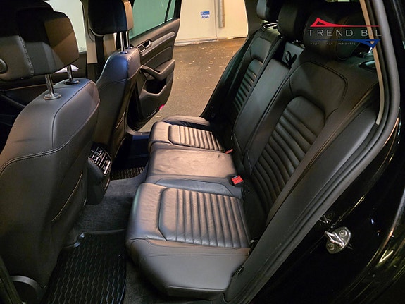 Volkswagen Passat 14 of 25