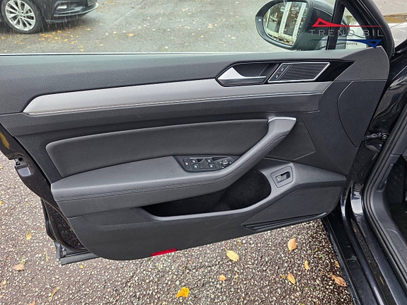 Volkswagen Passat 9 of 23